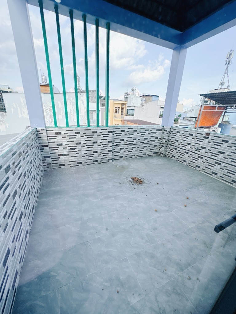 CẦN BÁN NHÀ ĐẸP SÁT MẶT TIỀN HẺM BỰ THÔNG TỨ TUNG.