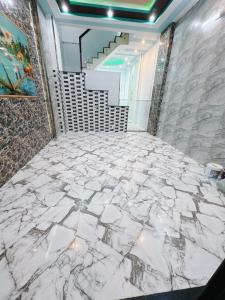 CẦN BÁN NHÀ ĐẸP SÁT MẶT TIỀN HẺM BỰ THÔNG TỨ TUNG.