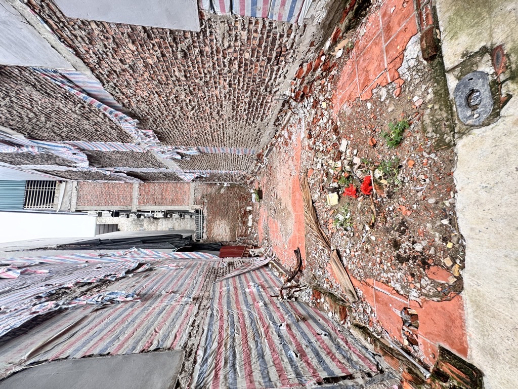 BÁN NHÀ BẮC TỪ LIÊM CÁCH 10M RA Ô TÔ TRÁNH- NHÀ GẦN CHỢ- KHU DÂN CƯ YÊN TĨNH, AN NINH TỐT