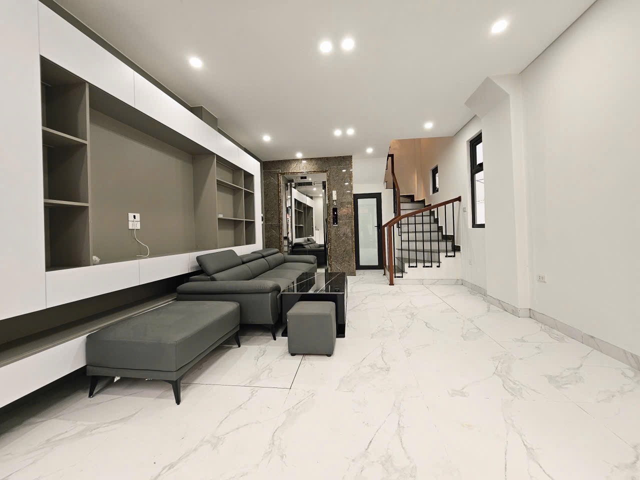 Bán nhà mới dân xây độc lập một căn