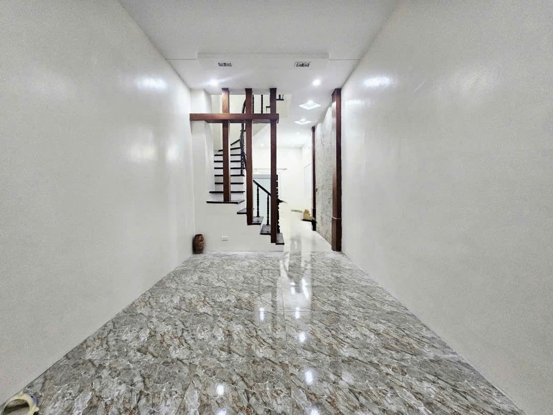 BÁN NHÀ siêu phẩm Mỹ Đình 52 m2.Thiết kế 5 tầng Thoáng mát