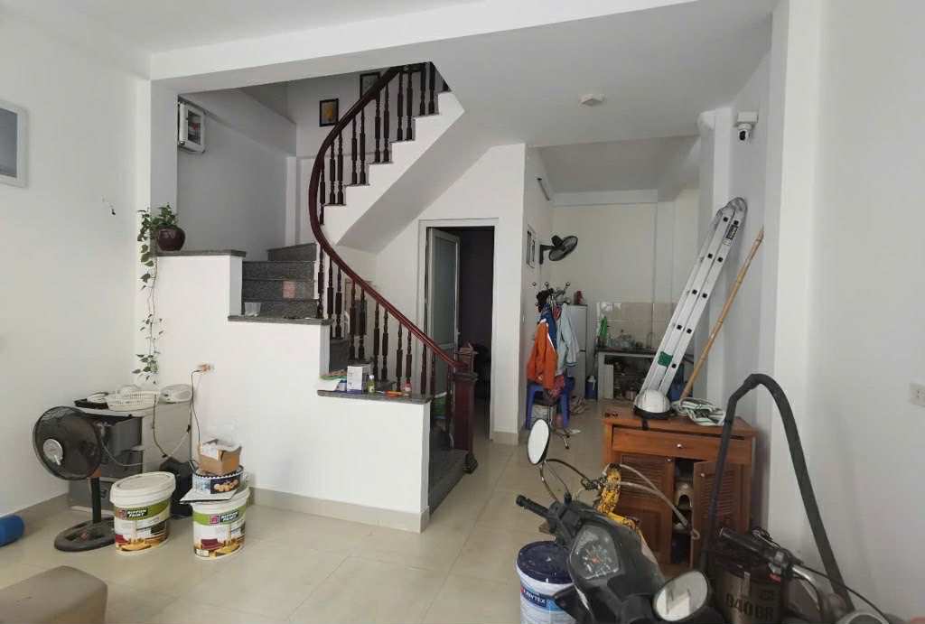 Nhà xây đẹp gần phố an ninh tốt