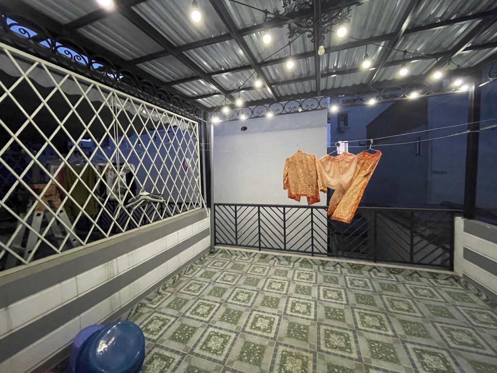 BÁN NHÀ TRUNG KÍNH, CẦU GIẤY