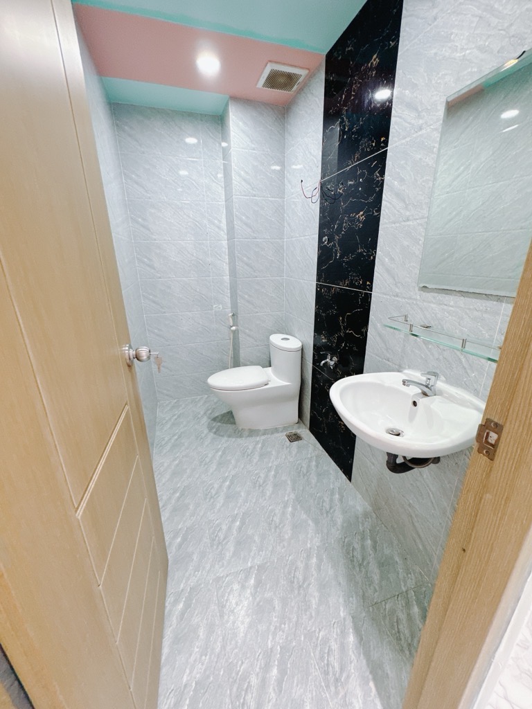 NHÀ ĐẸP 3 TẦNG - NGANG HƠN 3.7M -DÀI 12.5M ĐƯỜNG TRẦN XUÂN SOẠN-QUẬN 7