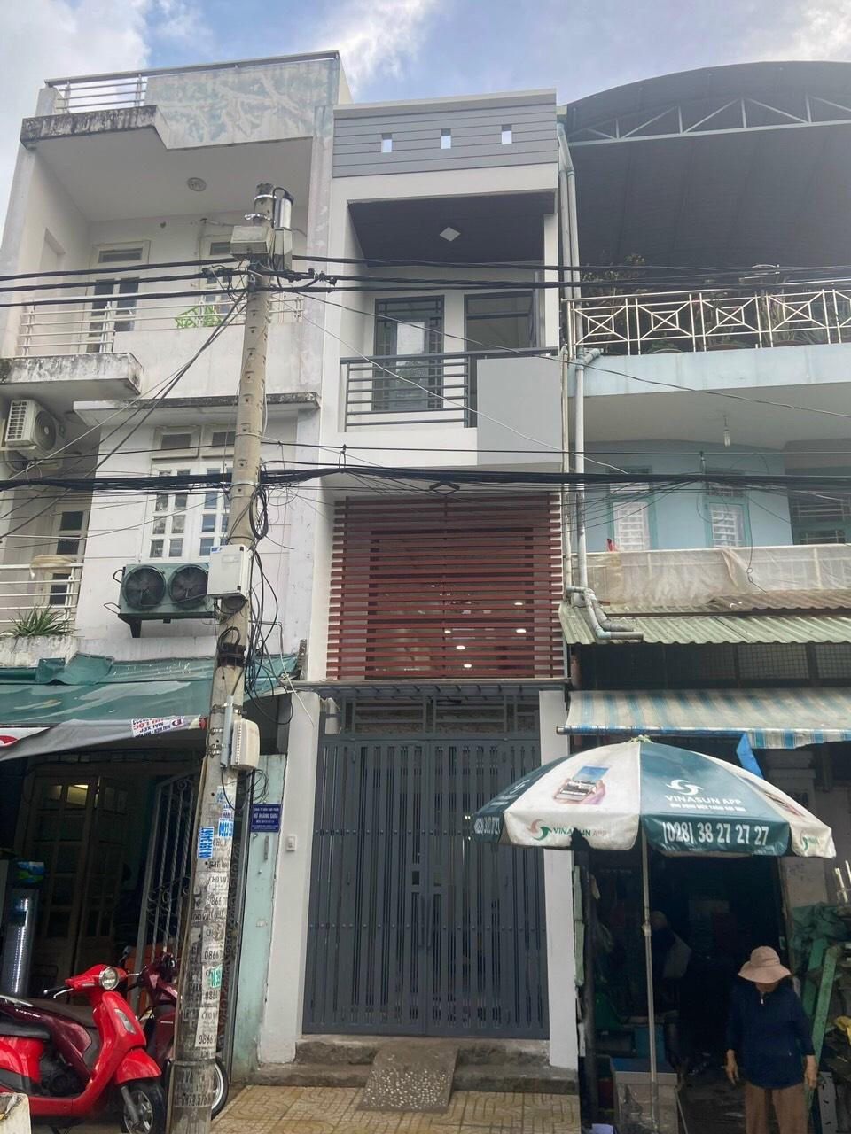 NHÀ ĐẸP 3 TẦNG - NGANG HƠN 2M -DÀI 20M ĐƯỜNG SỐ 9-QUẬN 7