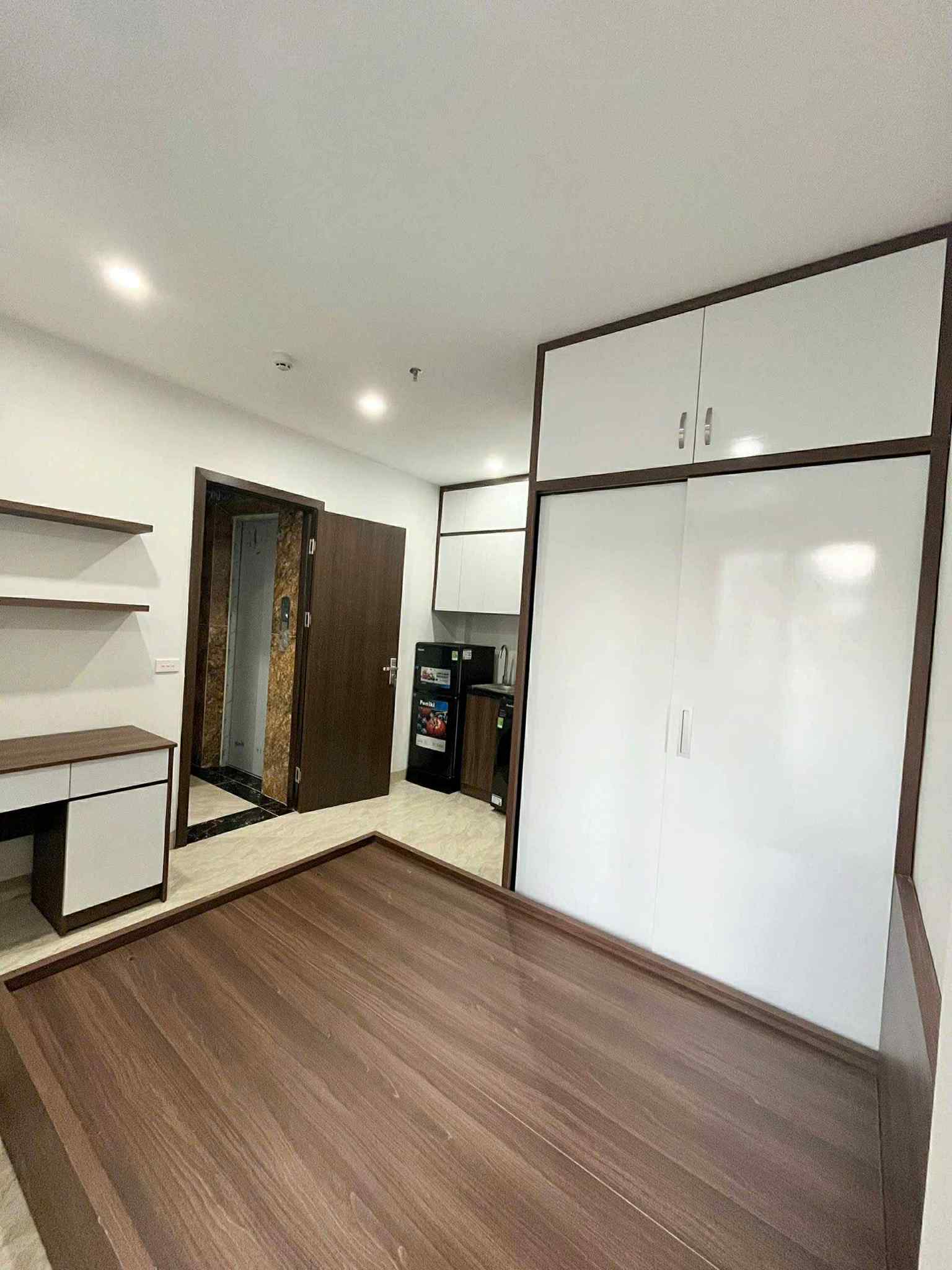 Bán NHÀ PHỐ QUAN NHÂN, DIỆN TÍCH 42M2 5 TẦNG, GẦN PHỐ, GIÁ 9XX TỶ.