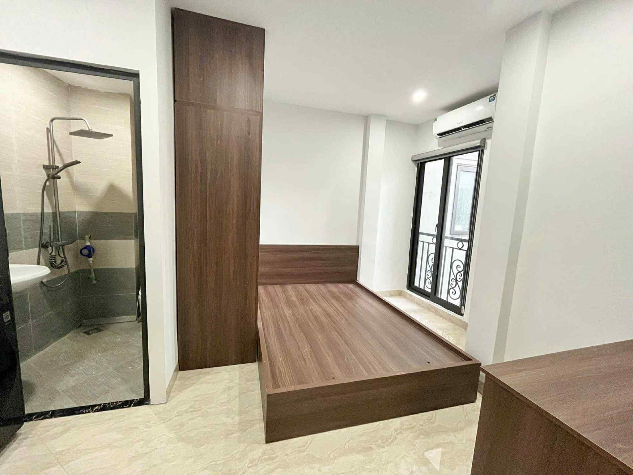 Bán NHÀ PHỐ QUAN NHÂN, DIỆN TÍCH 42M2 5 TẦNG, GẦN PHỐ, GIÁ 9XX TỶ.