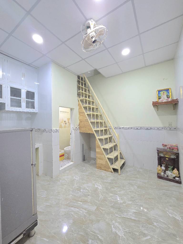 1.95 TỶ SIÊU PHẨM KO CÓ CĂN THỨ 2 - VÀI BƯỚC RA MẶT TIỀN - CẠNH NGÃ TƯ HOÀNG HOA THÁM - VUÔNG VỨC - PHÁP LÝ CHUẨN