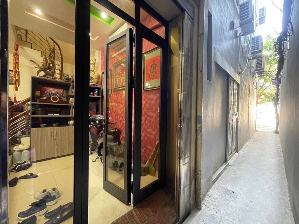 SIÊU PHẨM NHÀ XÂY MỚI ĐẸP - LÔ GÓC - 4 THOÁNG - THANG MÁY - FULL NỘI THẤT ĐẸP - NGÕ THÔNG BA GÁC