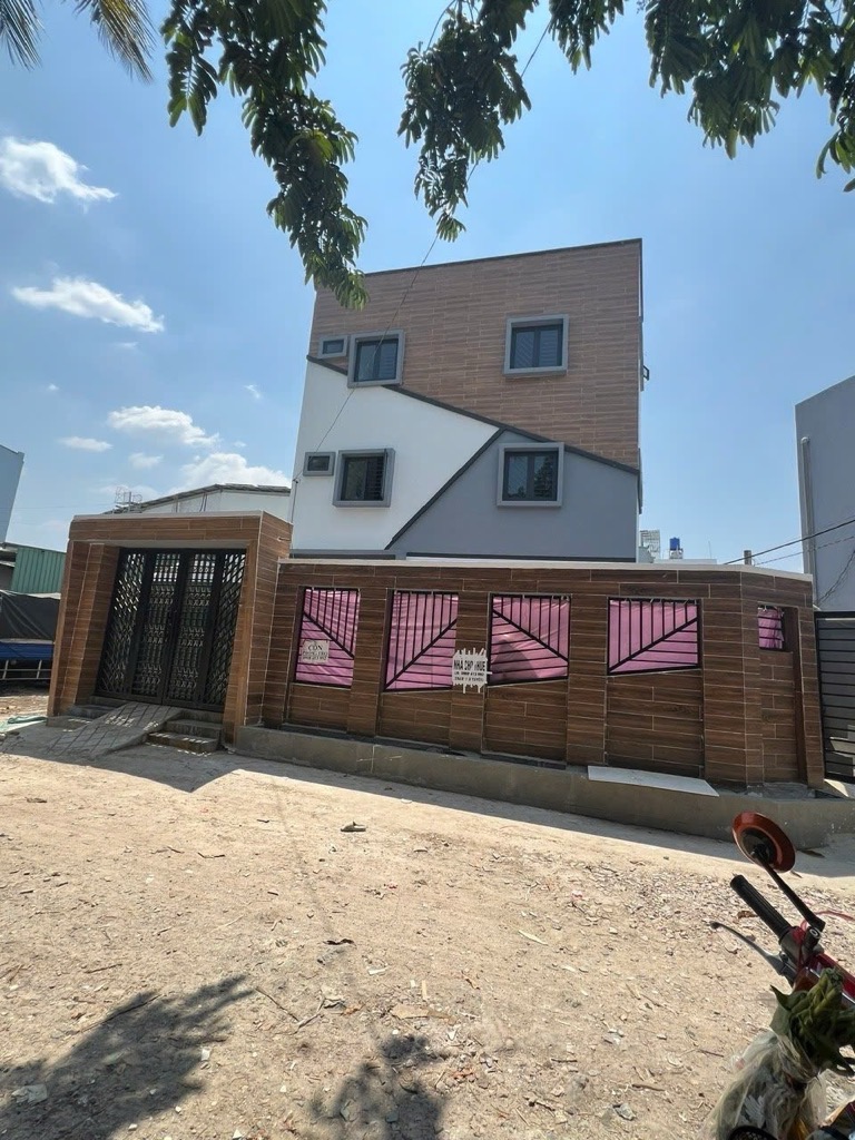 BÁN NHÀ GÓC 2 MẶT TIỀN - SÁT CHỢ THẠNH XUÂN - ĐƯỜNG 10M THÔNG RA CHỢ - CHO THUÊ FULL 10 PHÒNG. NHỈNH 7 TỶ 