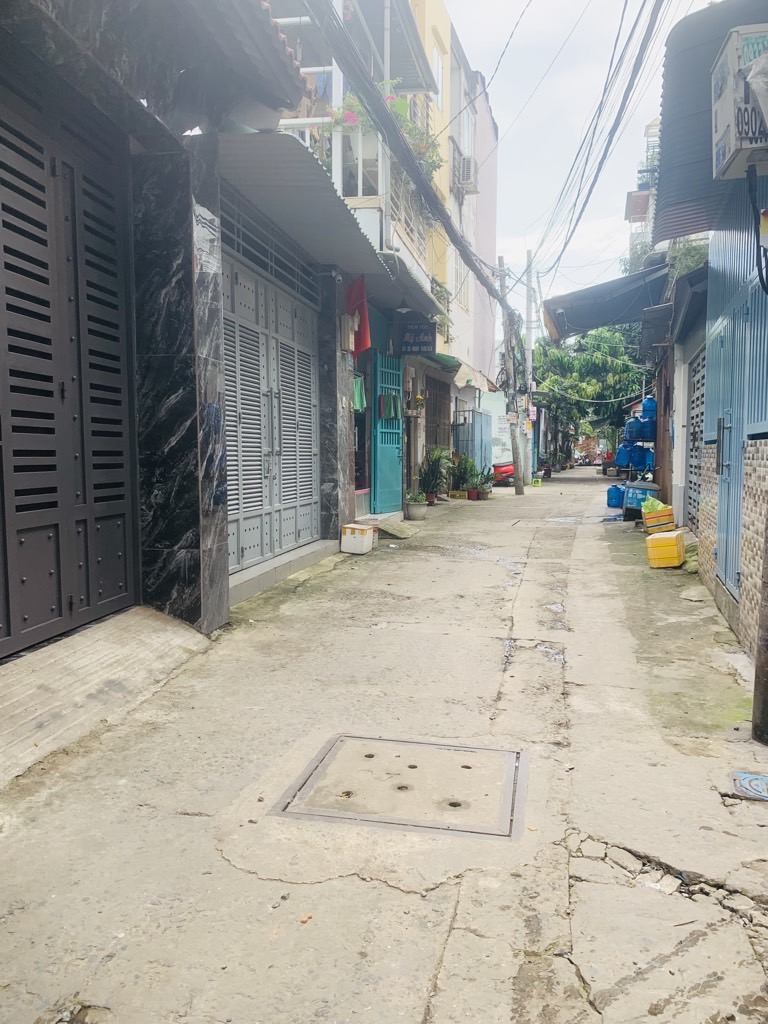 Bán nhà quận 7 rẻ, 50m2, chỉ có 3,3 tỷ, sổ đỏ chính chủ thuộc đường Huỳnh Tấn phát quận 7