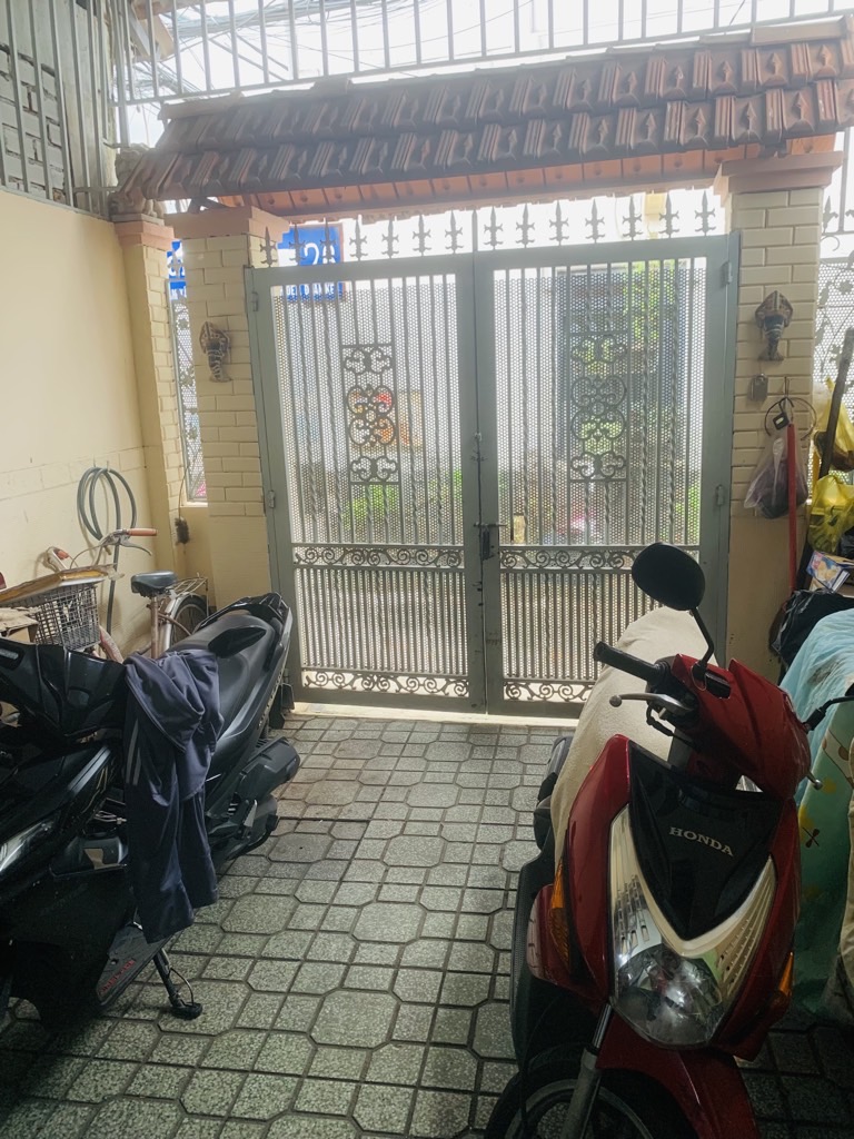 Bán nhà quận 7 rẻ, 50m2, chỉ có 3,3 tỷ, sổ đỏ chính chủ thuộc đường Huỳnh Tấn phát quận 7