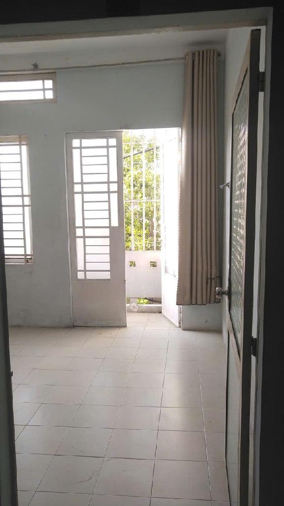 Bán nhà quận 7 rẻ, 50m2, chỉ có 3,3 tỷ, sổ đỏ chính chủ thuộc đường Huỳnh Tấn phát quận 7