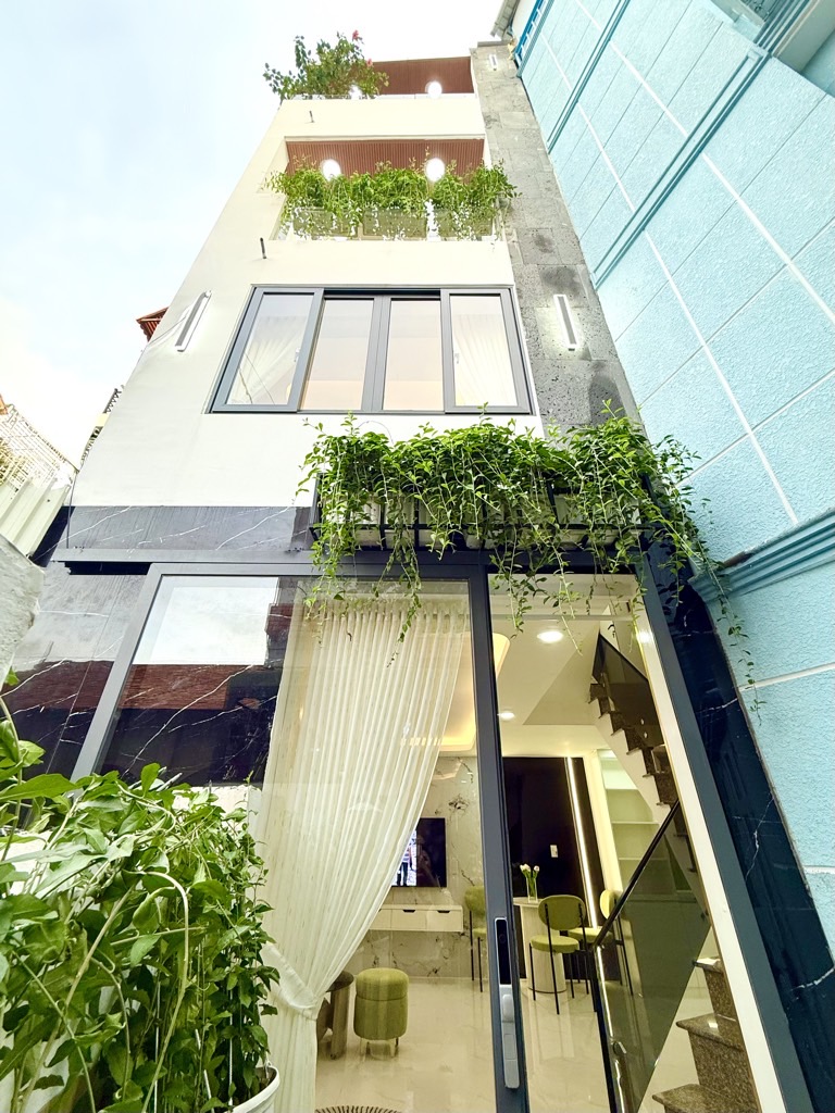 BÁN GẤP NHÀ MẶT TIỀN ĐƯỜNG DUY TÂN - PHÚ NHUẬN!