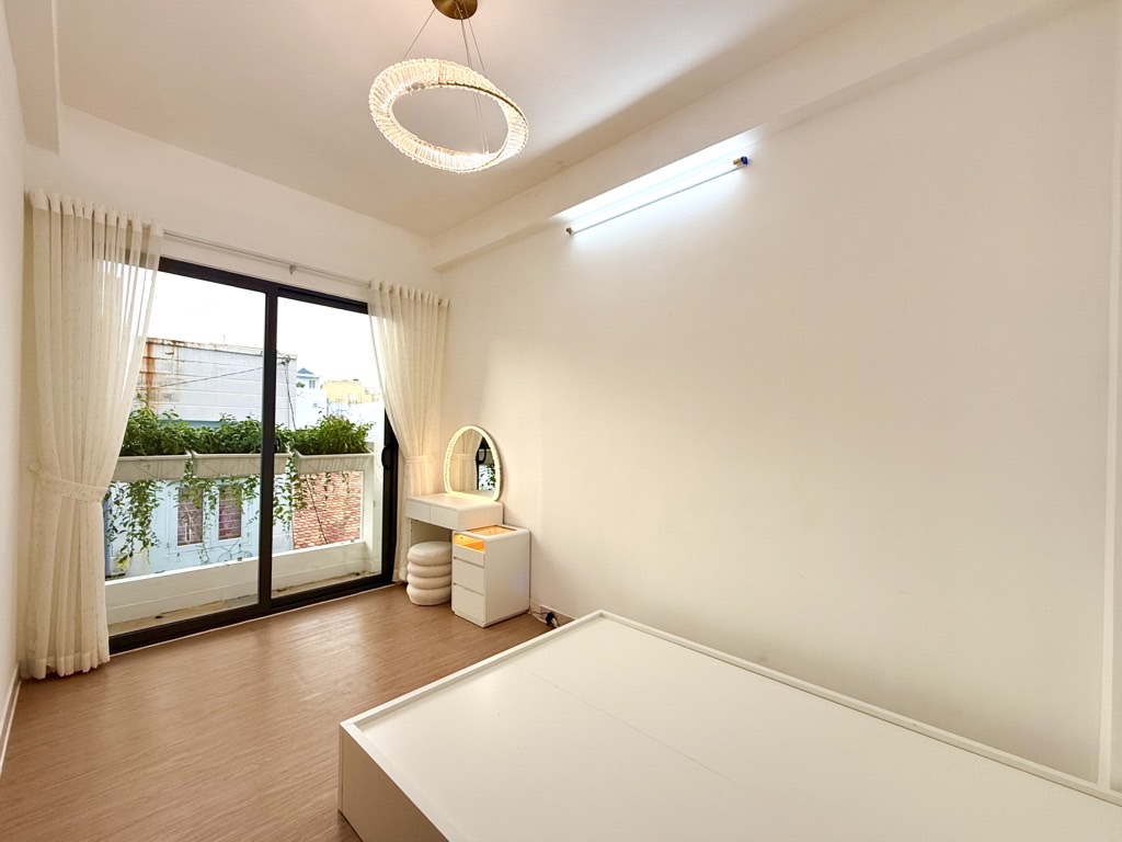 BÁN GẤP NHÀ MẶT TIỀN ĐƯỜNG DUY TÂN - PHÚ NHUẬN!