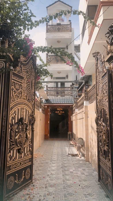 Nhà công tử Bạc Liêu Q8, ko QH, nội thất đẹp, nở hậu tốt phong thủy.