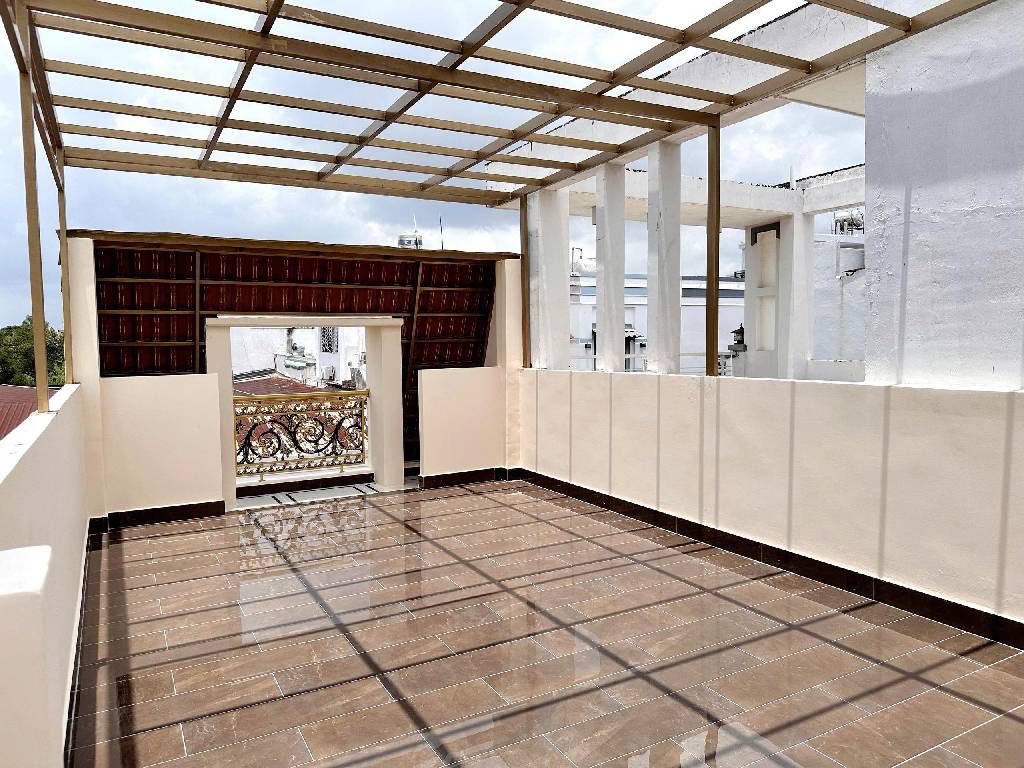 OTO MỞ CỬA VÀO NHÀ PHỐ ĐẸP (4x18),HUỲNH TẤN PHÁT, NHÀ BÈ, CHỈ NHỈN 5,5Tỉ