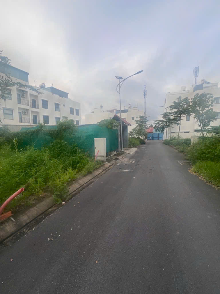 OTO MỞ CỬA TỚI ĐẤT THỔ (5,3X16), KHU DÂN CƯ HIỆN HỮU, XD CAO TẦNG CHỈ NHỈN 3tỉ