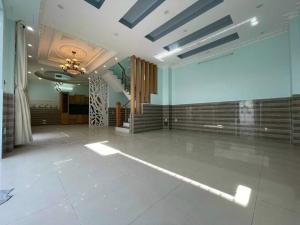 OTO MỞ CỬA VÀO BIỆT THỰ MINI (12x7,6), NGUYỄN BÌNH, NB, CHỈ NHỈN 5,5T