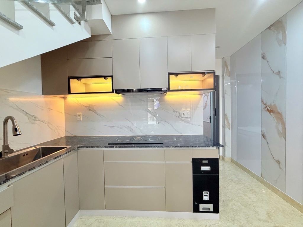 Xô Viết Nghệ Tĩnh - Hẻm kinh doanh, Xe Tải thông- Nhà đẹp full nộ thất 3 tầng.