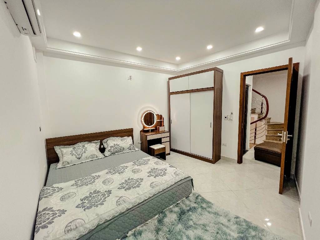 TRUNG TÂM ĐỐNG ĐA, 8 NGỦ, ĐỦ CÔNG NĂNG, 37M2, 9.2TYT