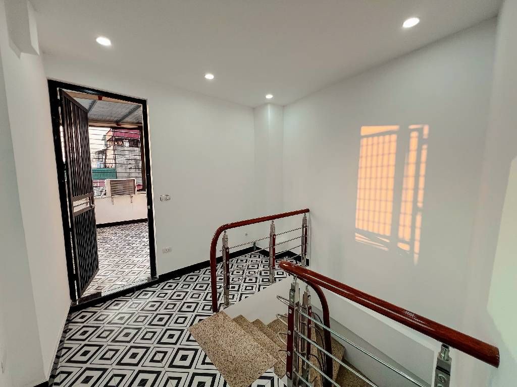 TRUNG TÂM ĐỐNG ĐA, 8 NGỦ, ĐỦ CÔNG NĂNG, 37M2, 9.2TYT