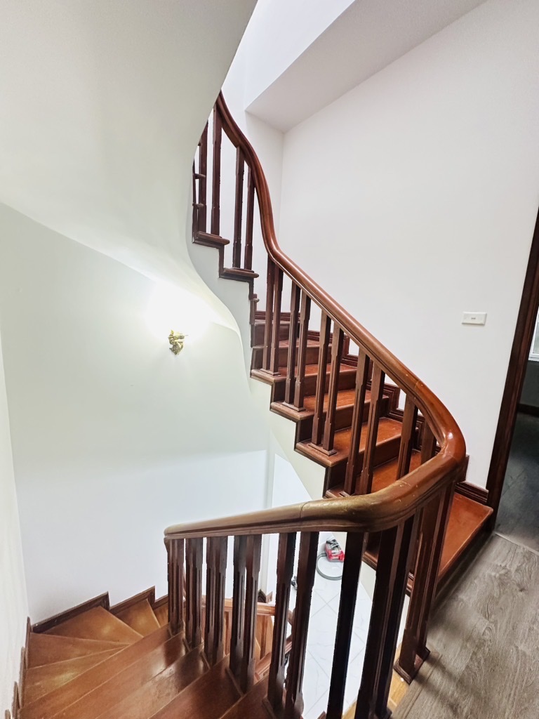 Bán nhà đường Nguyễn Hoàng Tôn