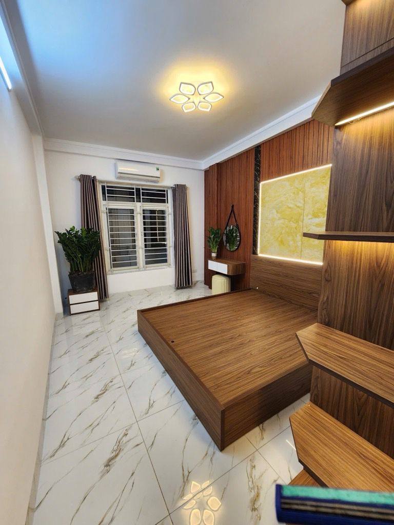 Nhà mới đón Tết 4 tầng Thanh Lân, cách 1 nhà ra phố lớn, Full nội thất giá 6,3 tỷ