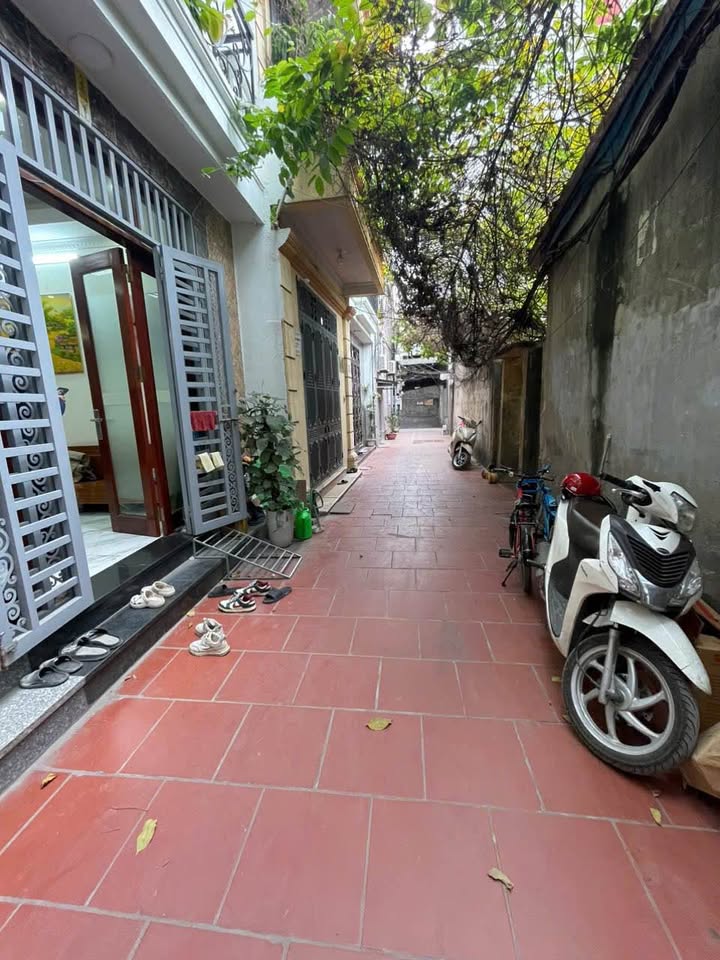 Bán Nhà Hiếm Lĩnh Nam 33M, Gần Chợ Lòng Thuyền, Vành đai 2,5 Giá chỉ 6X