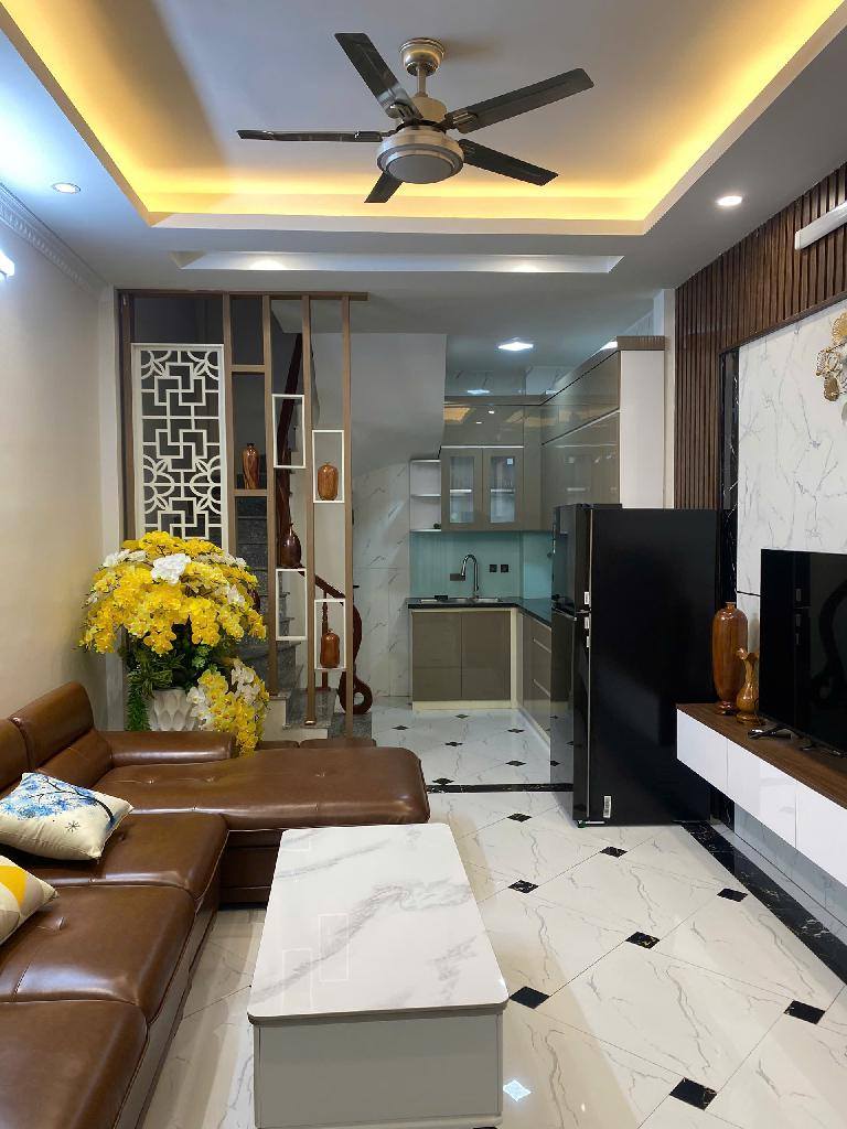 Bán Nhà Hiếm Lĩnh Nam 33M, Gần Chợ Lòng Thuyền, Vành đai 2,5 Giá chỉ 6X