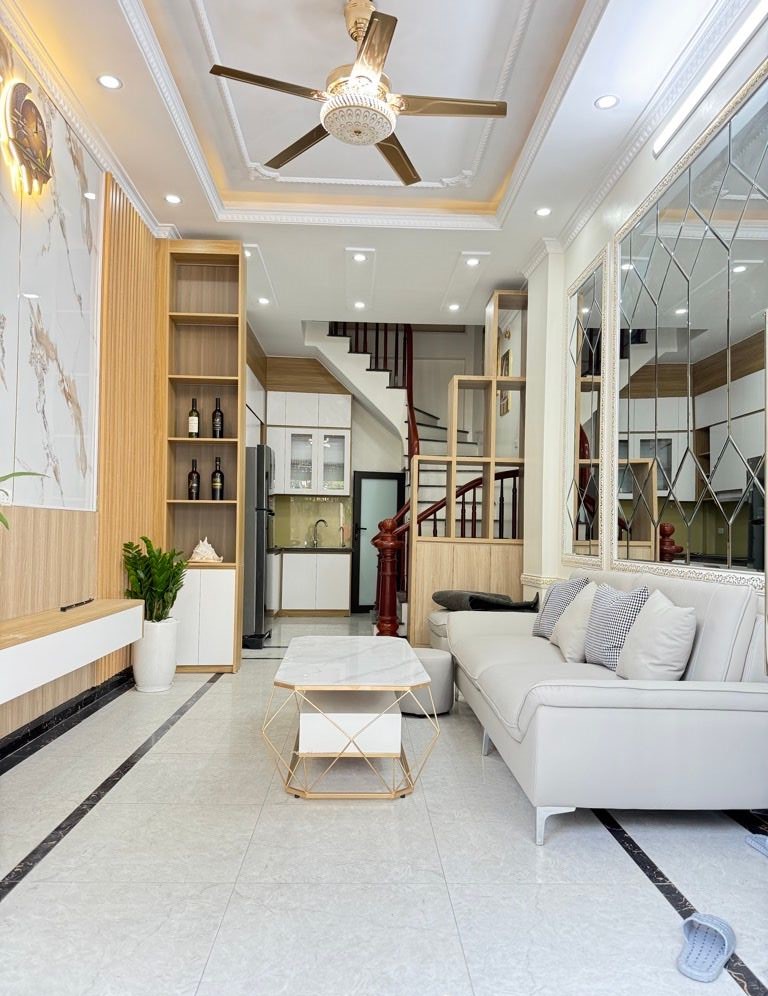 Nhà Vĩnh Hưng oto đỗ cửa, 37M , 5 Tầng Nối Thất Mới Ở Luôn Siêu Hiếm