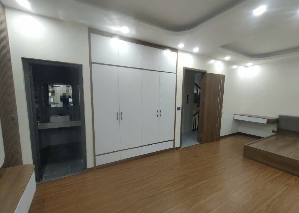 Bán Nhà Mới Phố Nam Dư , 50M , 5 Tầng Thang máy, Ba Bước Ra Phố siêu hiếm