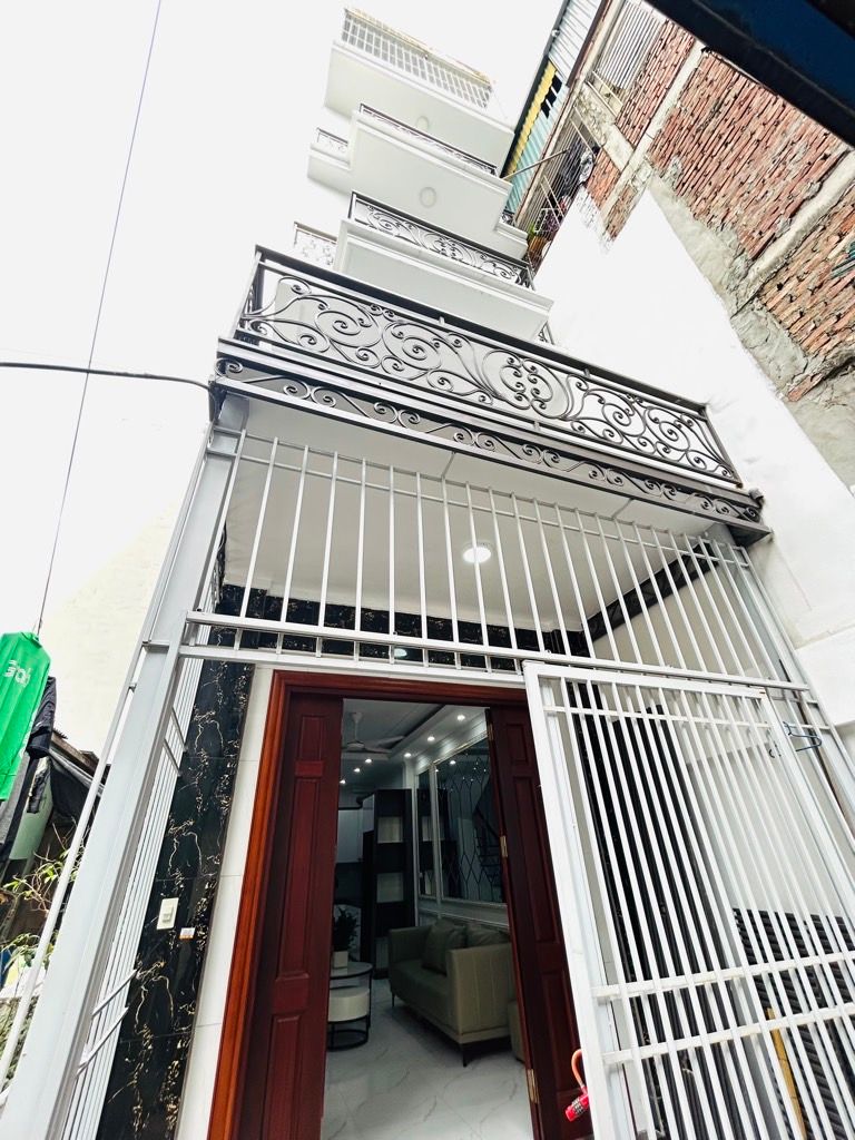 Nhà Hiếm Lĩnh Nam Ngay Ngã 3 Lĩnh Nam, 30M, 5 Tầng Mới Kính Koong Ở Luôn siêu hiếm