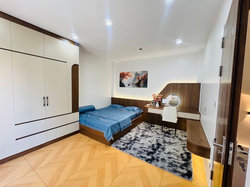 NHÀ ĐẸP LĨNH NAM 5 TẦNG FULL NỘI THẤT, OTO ĐỖ CỬA, DT30M SIÊU HIẾM