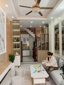 Bàn nhà chính chủ Nam Dư  32M, 5 Tầng Mới , Gần mần non Lĩnh Nam