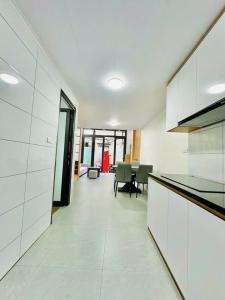 NHÀ ĐẸP FULL NỘI THẤT - NGÕ THÔNG - CÁCH 2 NHÀ RA MẶT NGÕ OTO TẢI- 30M SIÊU HIẾM