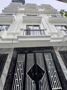 Nhà Phố Tây Trà Lĩnh Nam, Mới Kính Koong , 30M chỉ 6X xách vali ở ngay