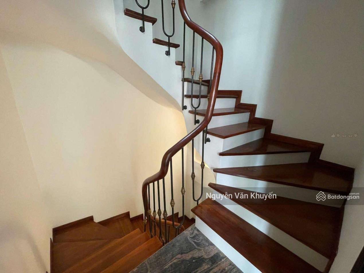 HÀNG HIẾM LONG BIÊN! NHÀ 6 TẦNG THANG MÁY - Ô TÔ NGỦ TRONG NHÀ - GIÁ TỐT