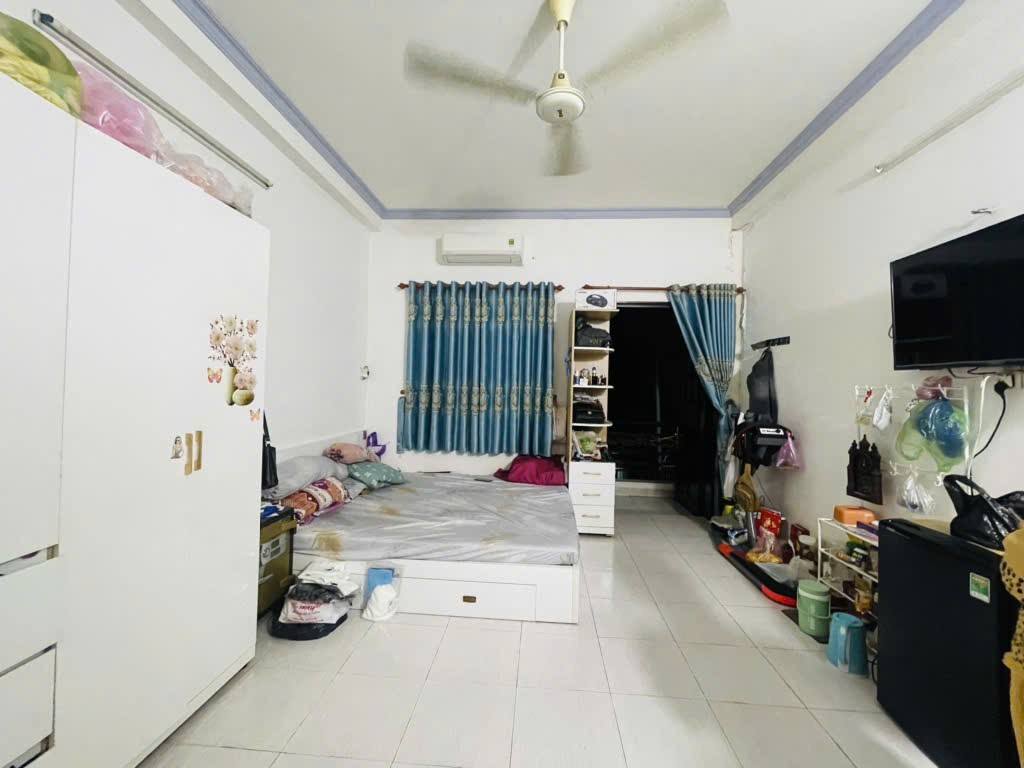 HẺM XE HƠI GẦN CHUNG CƯ NGỌC LAN QUẬN 7, KHUNG CỘT BÊ TÔNG, 4.4X12.3M, 3 TẦNG, 5 TỶ 4