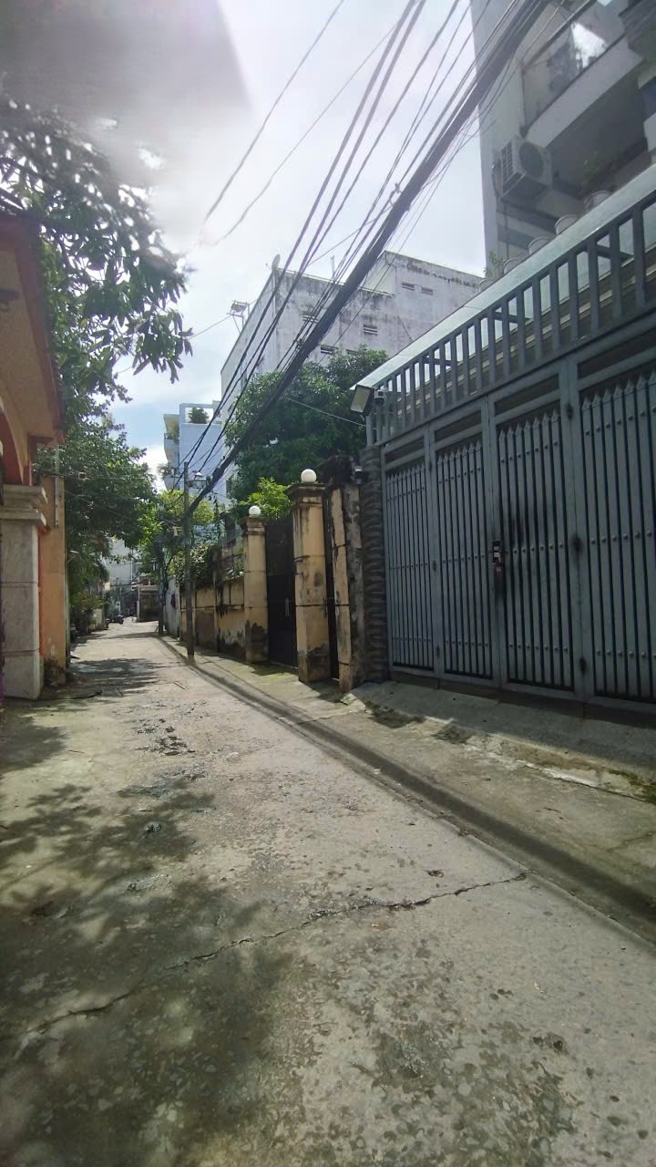 HẺM XE HƠI GẦN CHỢ PHÚ THUẬN QUẬN 7, NỘI THẤT CỰC ĐẸP, 4.1X13.2M, 3 TẦNG, 5 TỶ 8