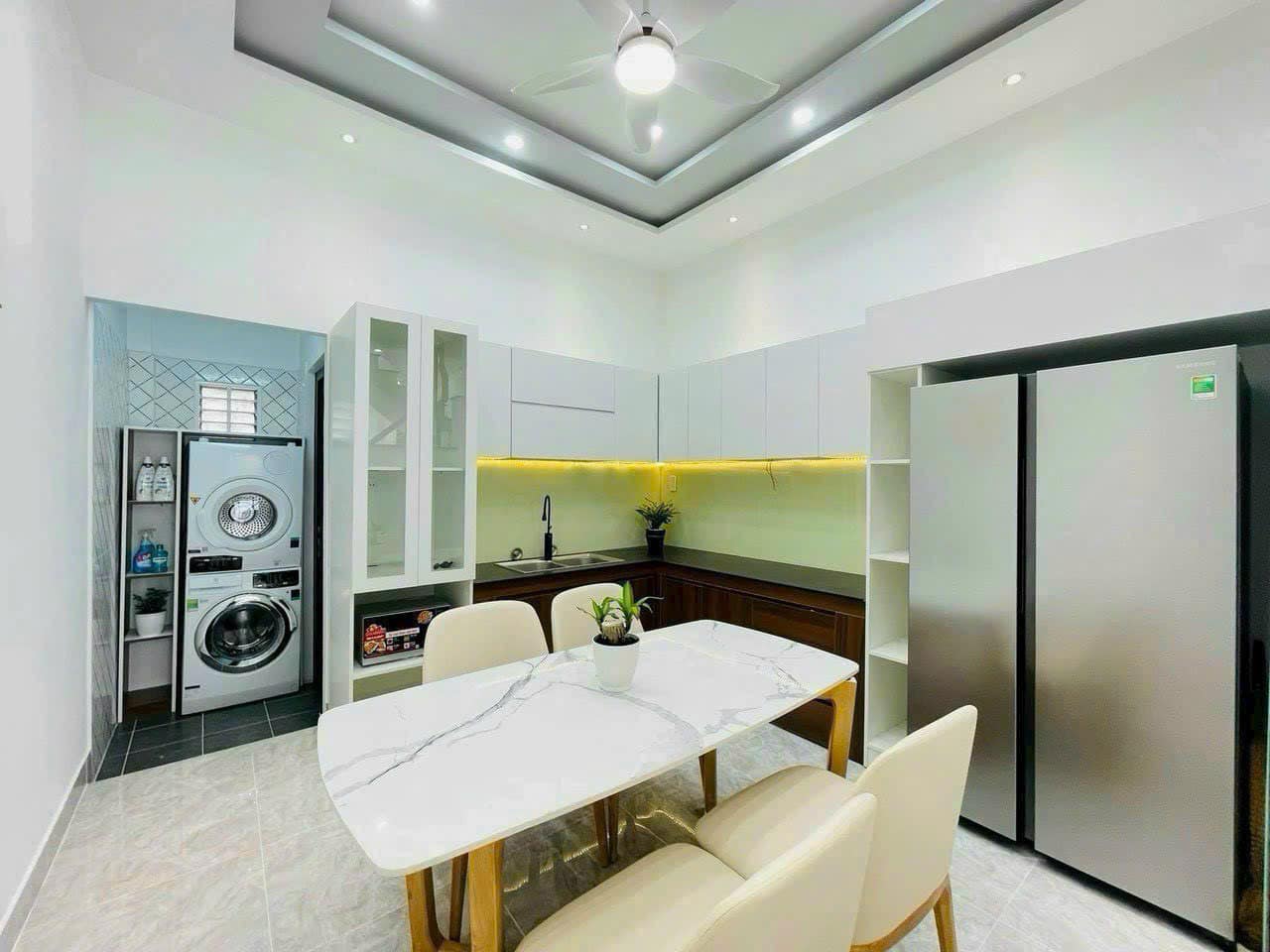 HOÀNG TRỌNG MẬU GẦN LOTTE MART QUẬN 7, NHÀ ĐẸP LÓA MẮT, 4.03X15.5M, 5 TỶ 3