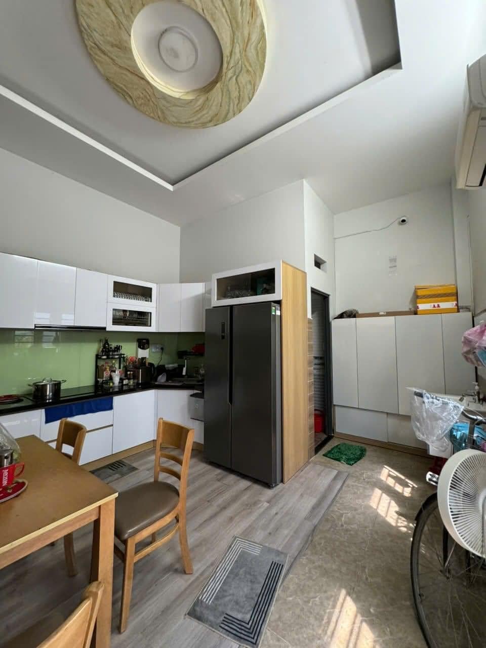 GẦN LOTTE MART QUẬN 7, NHÀ XÂY CHẮC CHẮN, CHỦ NHÀ PHÚC HẬU, 4.4X13.7M, 5 TỶ 4