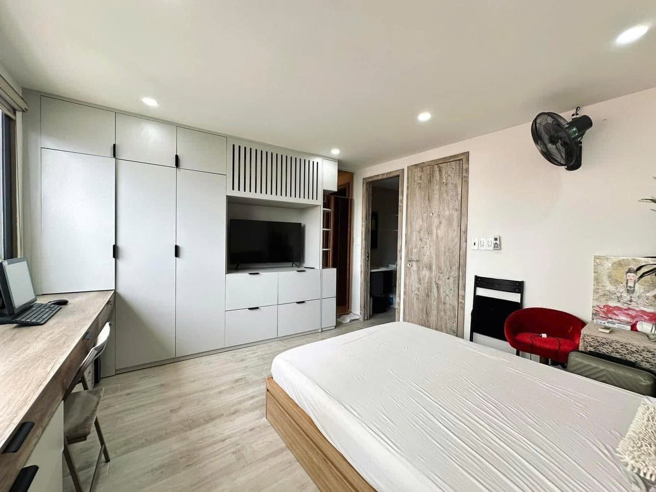 LÝ PHỤC MAN QUẬN 7 | 61.8m2 | 4 TẦNG | NỘI THẤT RỰC RỠ | 5 TỶ 5