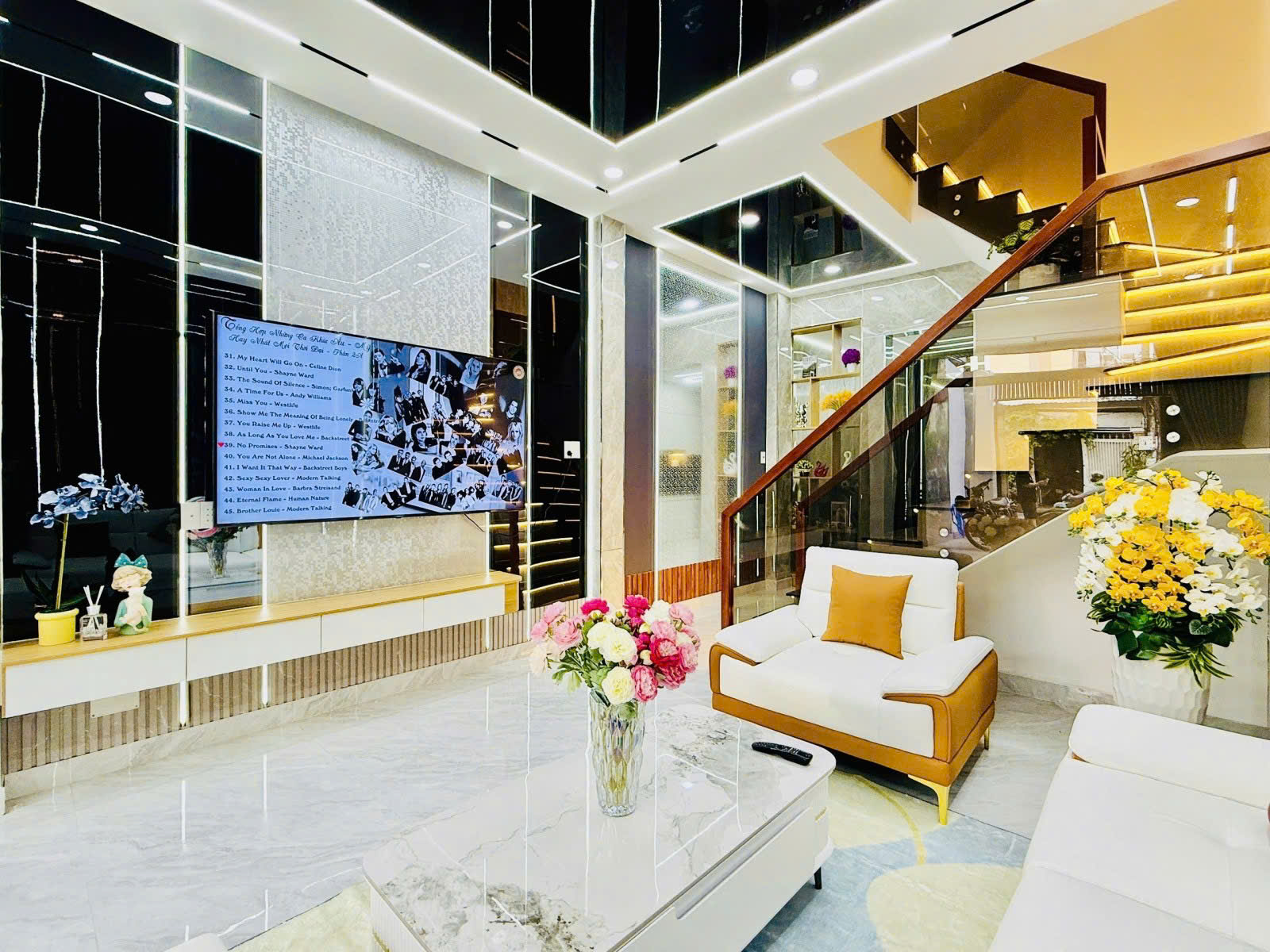 TRẦN TRỌNG CUNG QUẬN 7 | 62.7m2 | 4 TẦNG | NỘI THẤT LỘNG LẪY | 5 TỶ 2