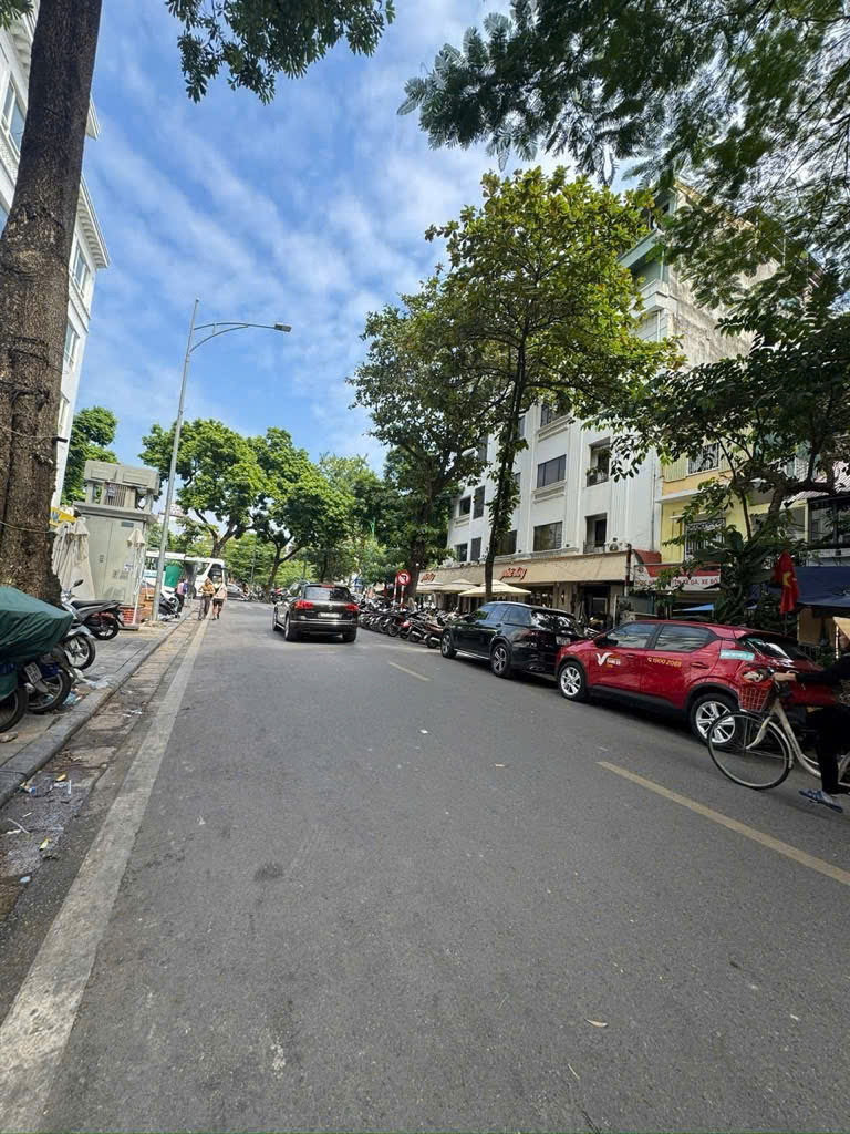 BÁN NHÀ MẶT PHỐ CỔ HOÀN KIẾM LÔ GÓC Ô TÔ TRÁNH, KINH DOANH SẦM UẤT NHỈNH 25 TỶ