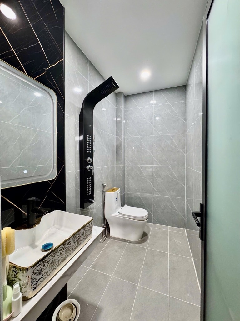 Siêu Phẩm 4 Tầng | Ô Tô Vào Nhà | Hẻm Nhựa 6m Sạch Đẹp | Thiết Kế Hiện Đại, Sân Thượng Lớn.