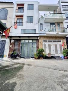 Siêu Phẩm 4 Tầng | Ô Tô Vào Nhà | Hẻm Nhựa 6m Sạch Đẹp | Thiết Kế Hiện Đại, Sân Thượng Lớn.