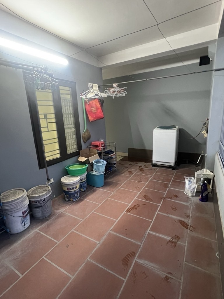 Trung Tâm Tây Hồ. Nhà đẹp ở luôn, 15m ra         phố An Dương Vương, diện tích 41m2 4 tầng giá chào 7 tỷ.