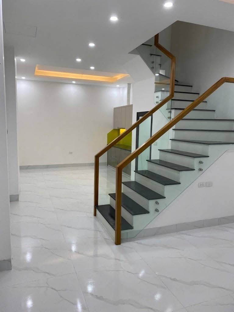 BÁN NHÀ QUANG TRUNG HÀ ĐÔNG 5 TẦNG DIỆN TÍCH 42M2 GIÁ NHỈNH 6 TỶ.