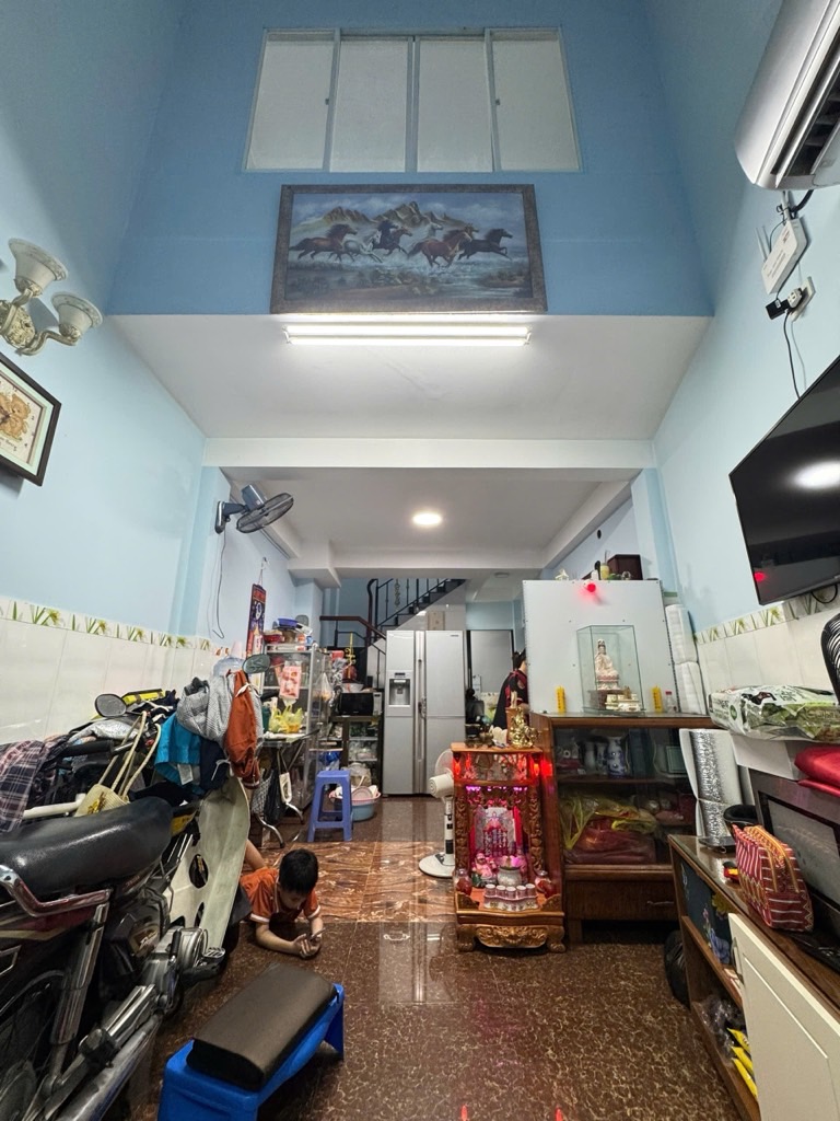 N.HÀ HIẾM NGAY CẦU KIỆU, PHAN ĐÌNH PHÙNG, LỐI VÀO 3 MẶT, HẺM TO THÔNG TỨ  TUNG, VUÔNG VỨC, 3.9 X 12M  GIÁ  6,5 TỶ